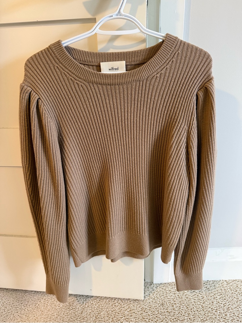 Wilfred Ribbed Crewneck Sweater in Camel Brown